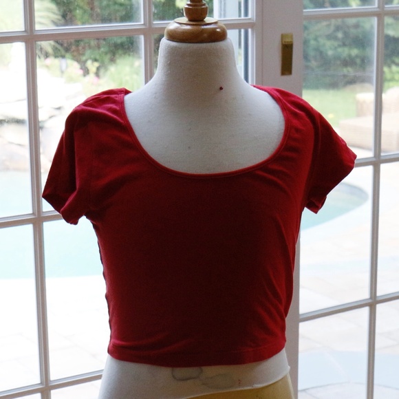 Tenanda Tops - Crop top- Red Women's Medium